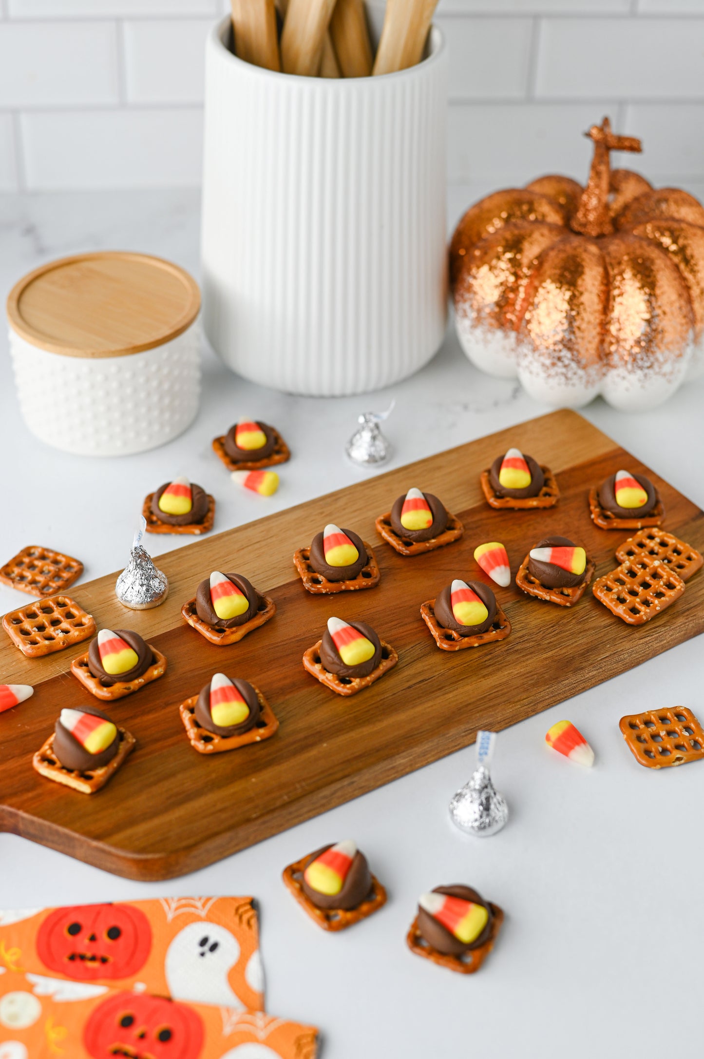 Candy Corn Pretzel Bites Set #2