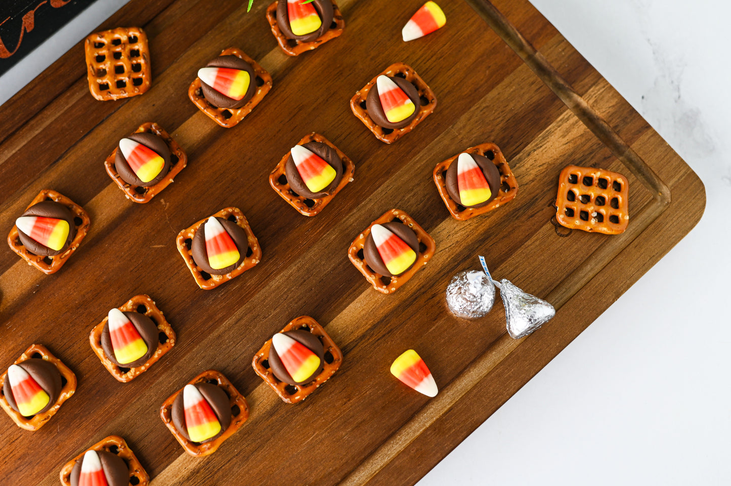 Candy Corn Pretzel Bites Set #1