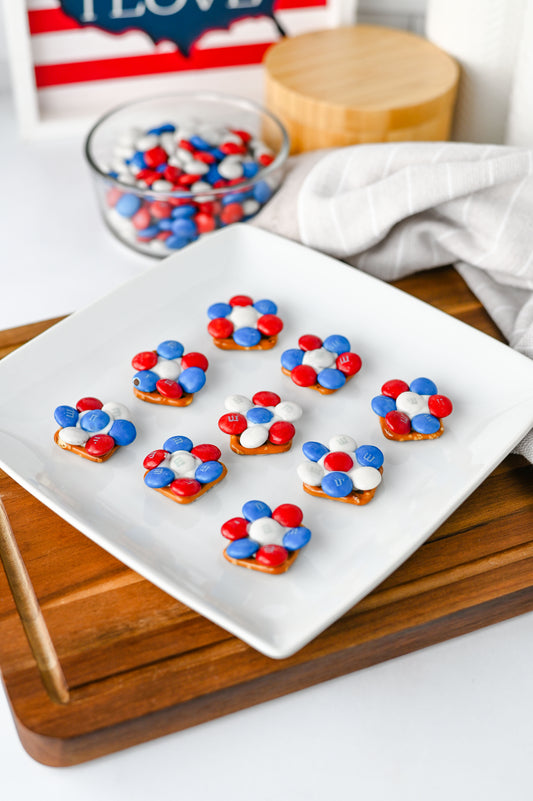 Red White and Blue Flower Pretzel Bites Set #1