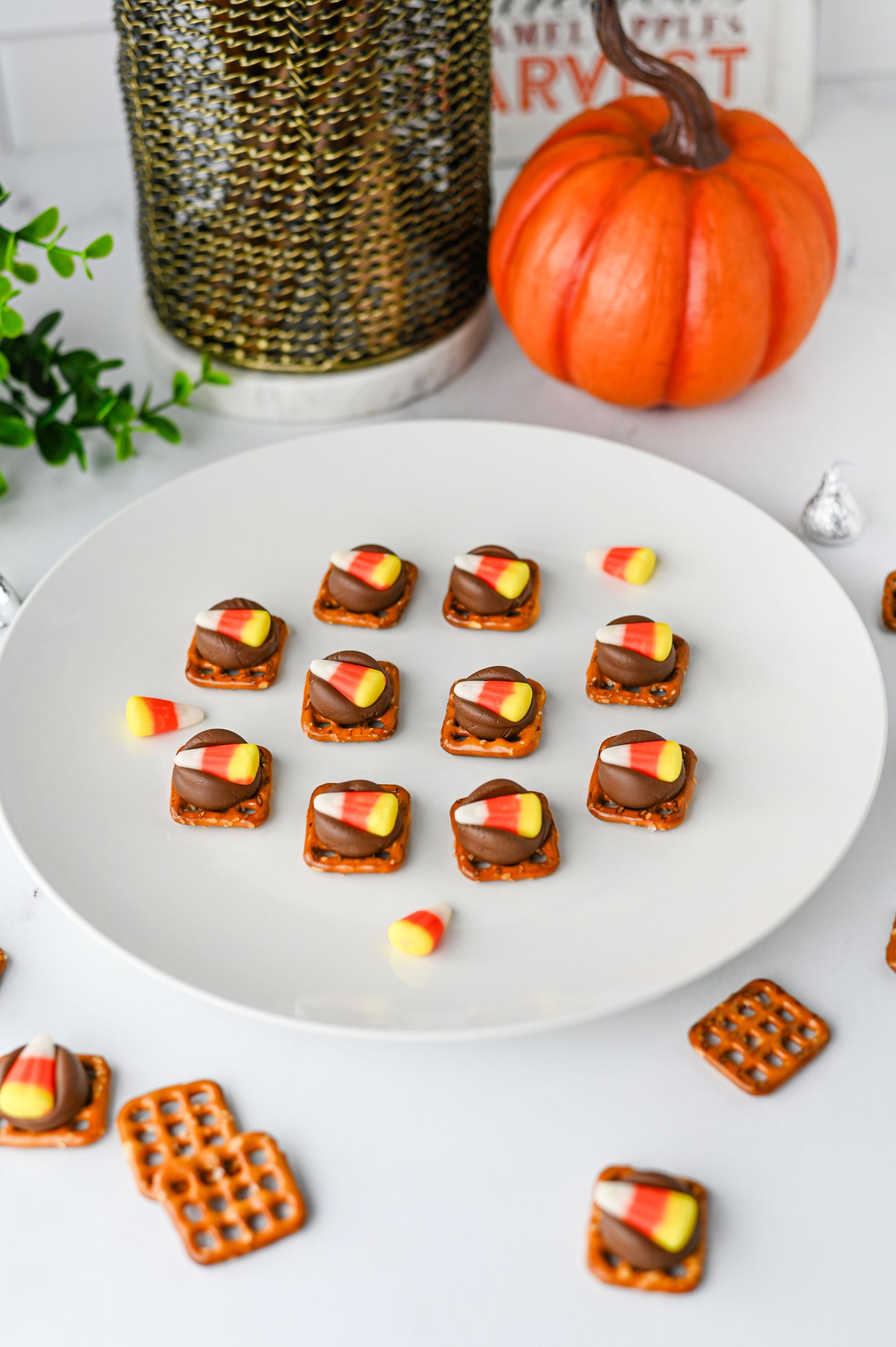 Candy Corn Pretzel Bites Set #4
