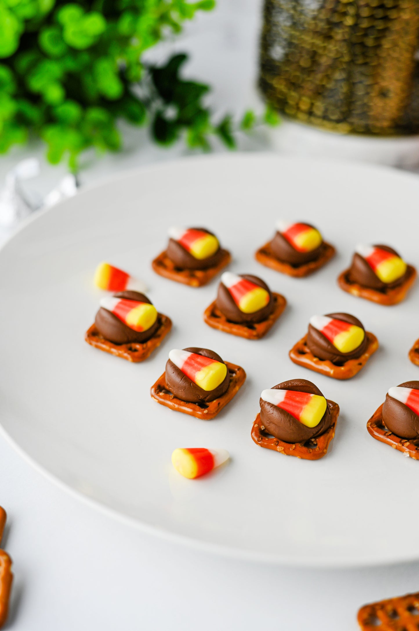 Candy Corn Pretzel Bites Set #4