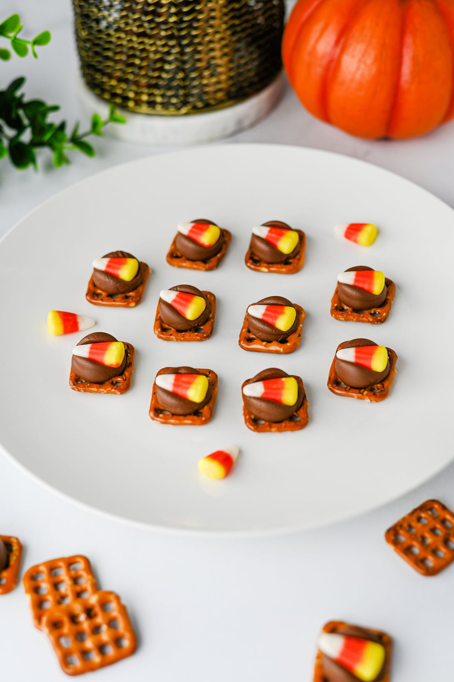 Candy Corn Pretzel Bites Set #4