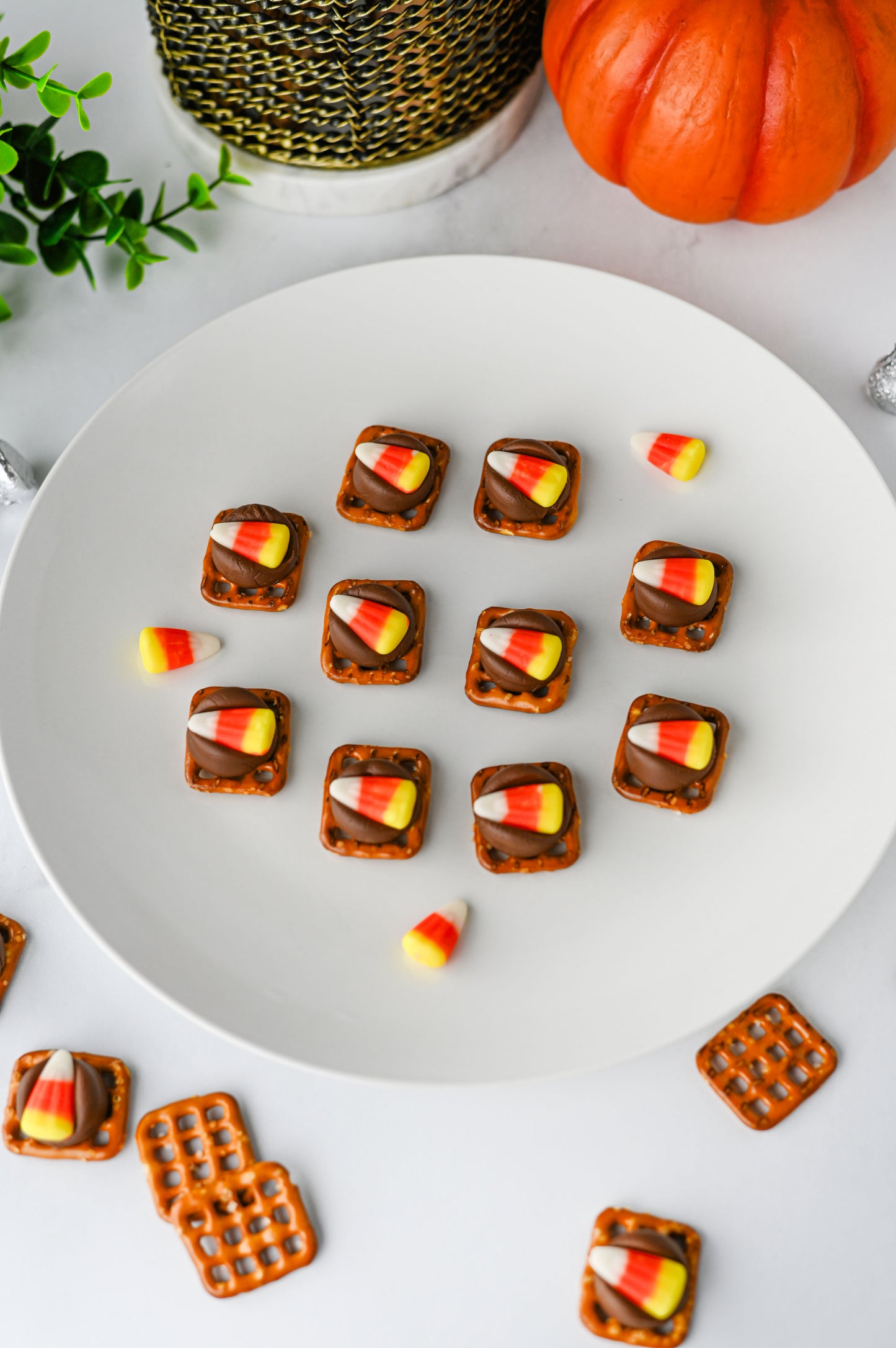 Candy Corn Pretzel Bites Set #4