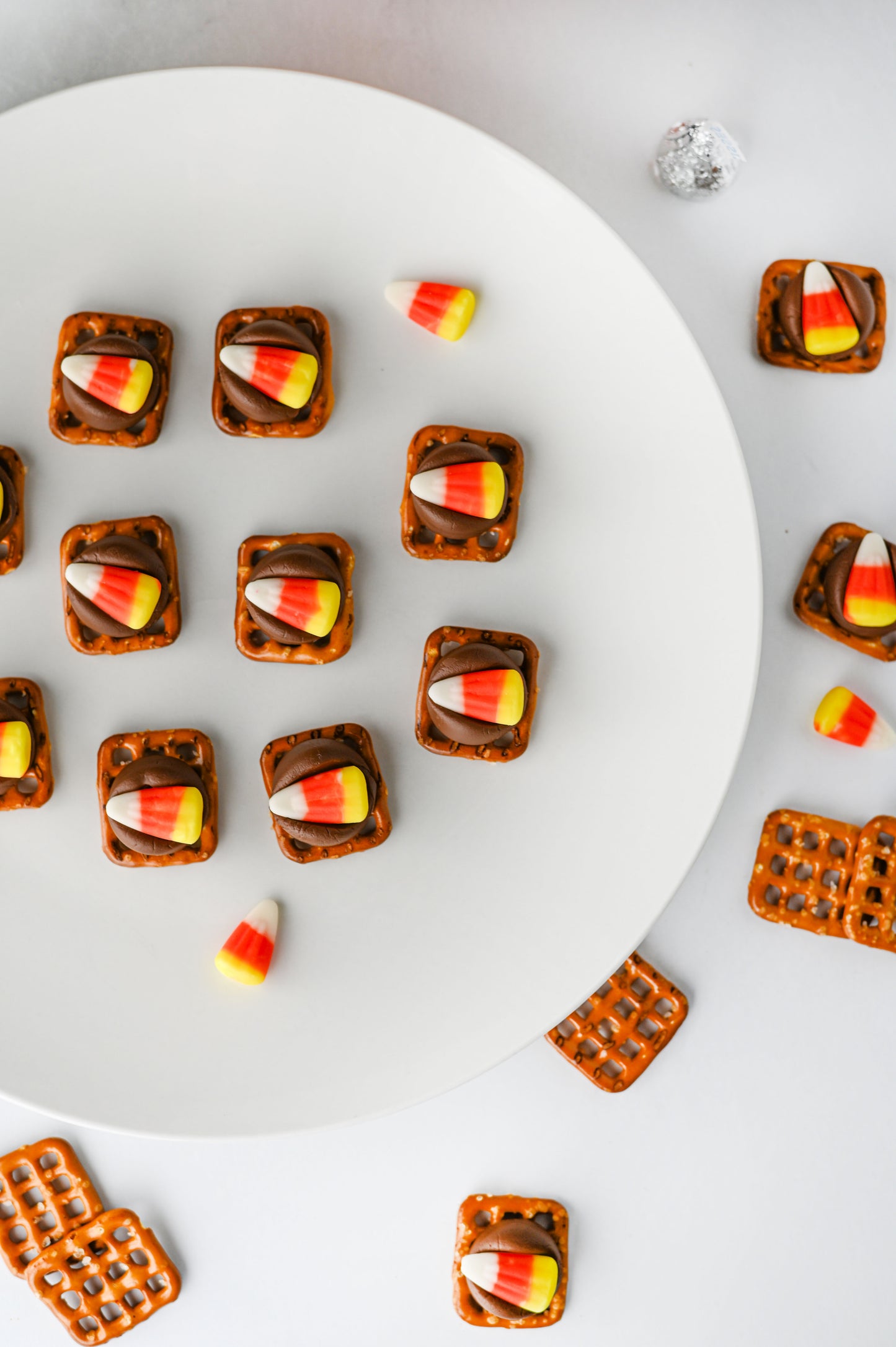 Candy Corn Pretzel Bites Set #4