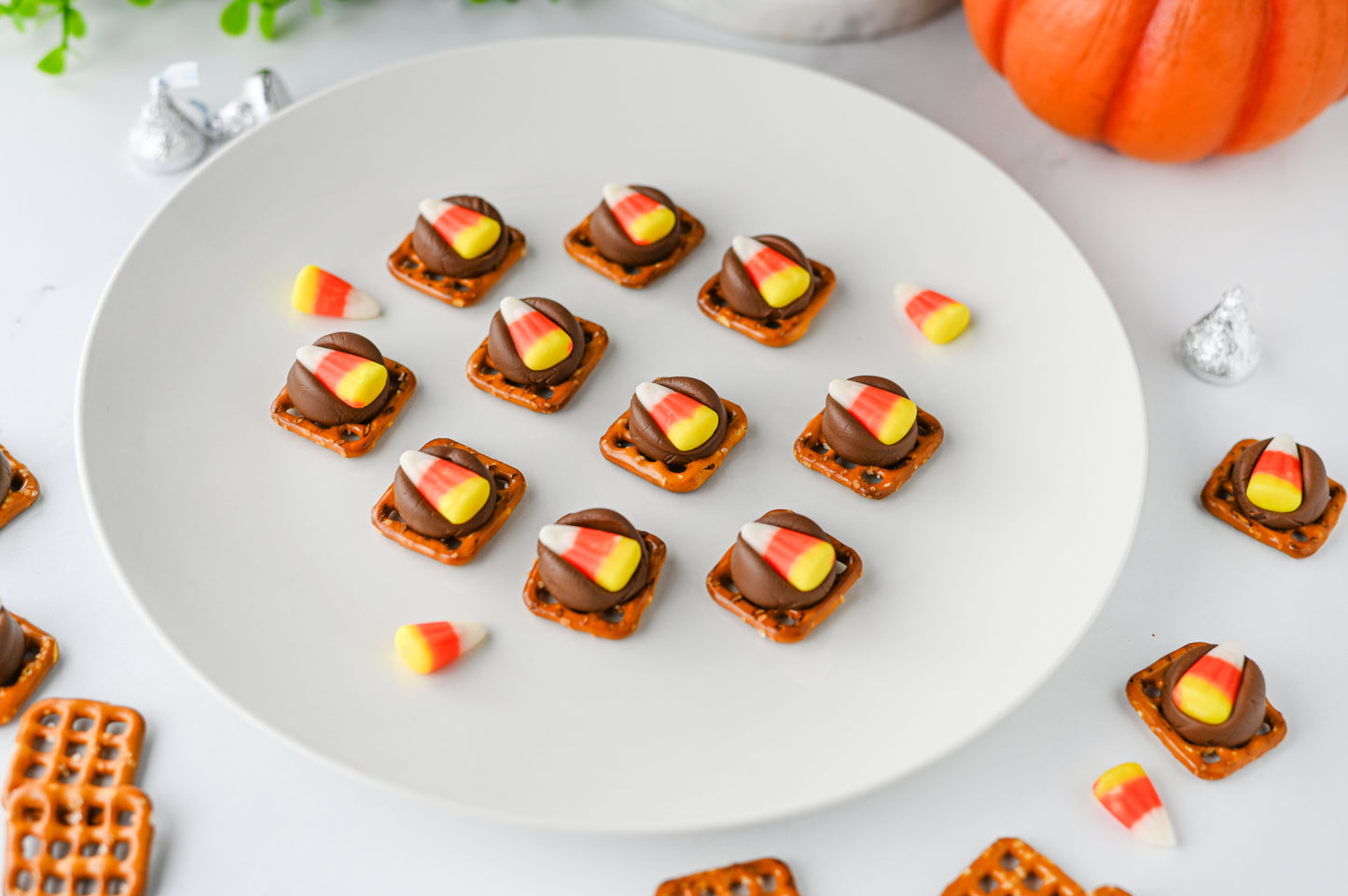 Candy Corn Pretzel Bites Set #4