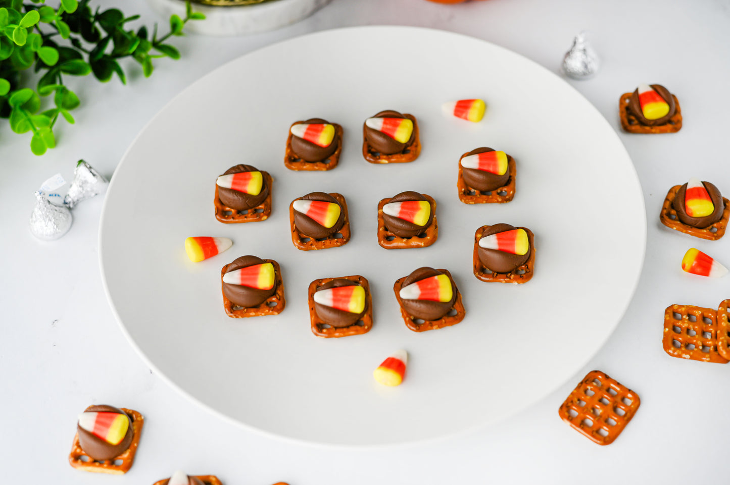 Candy Corn Pretzel Bites Set #4