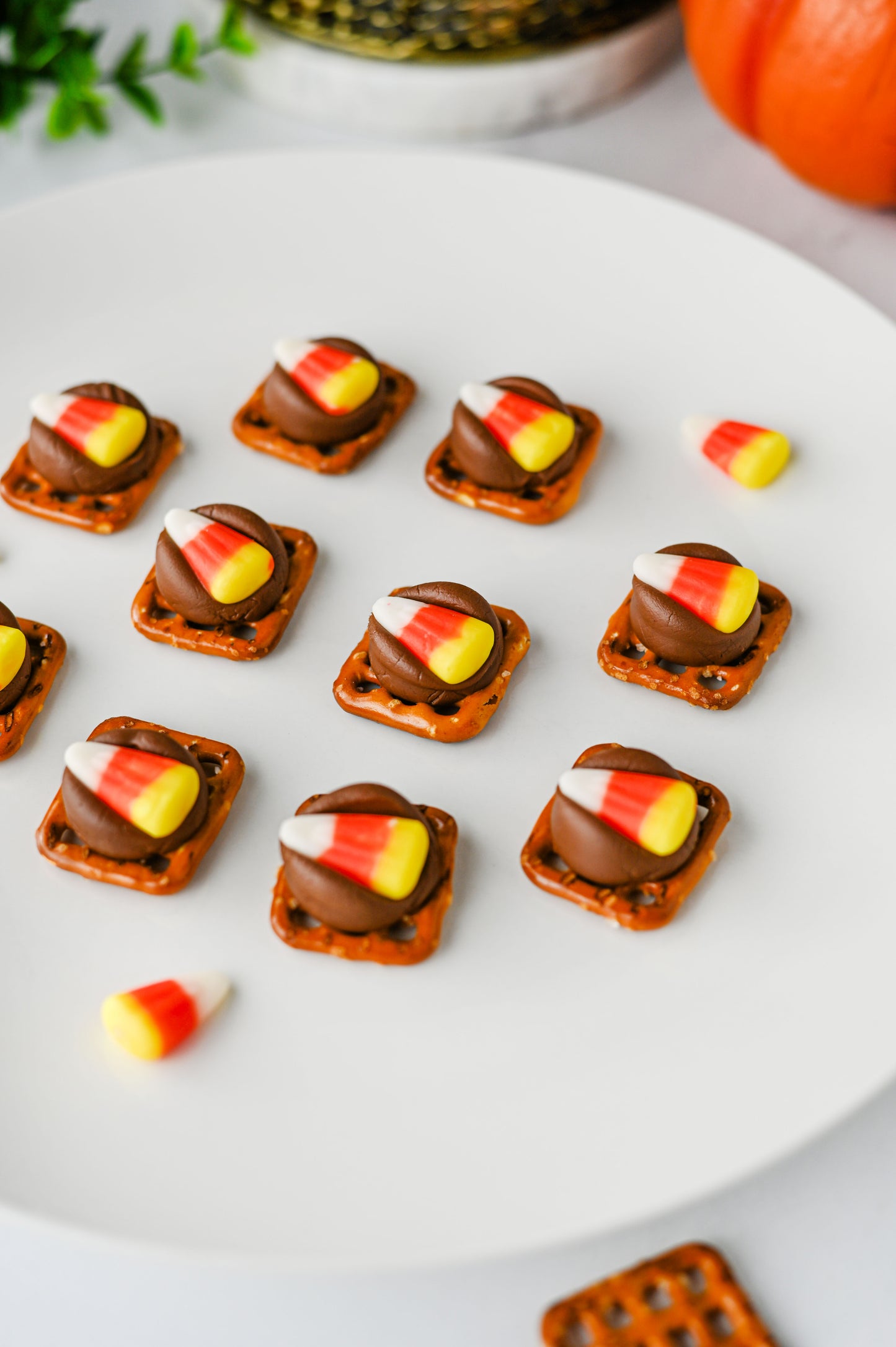 Candy Corn Pretzel Bites Set #4