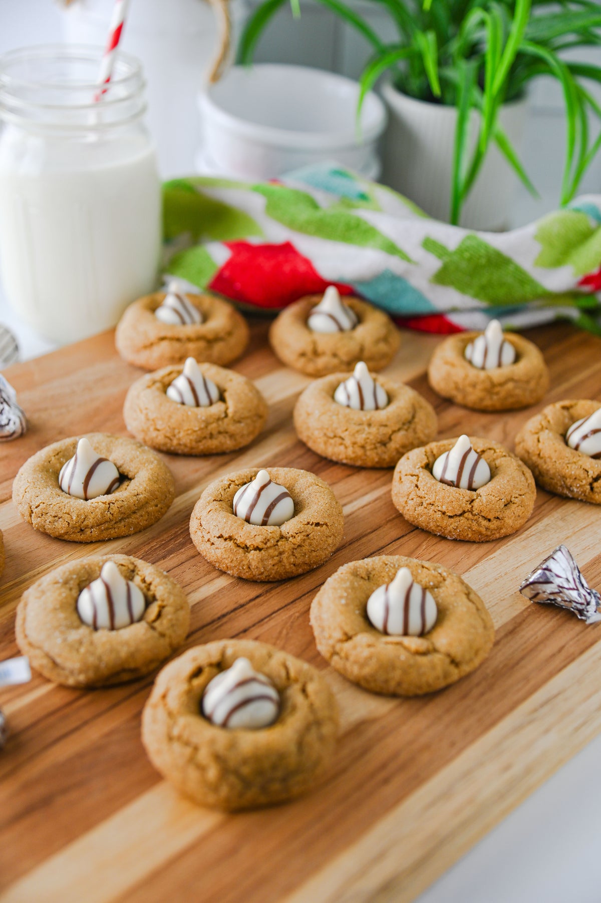 Gingerbread Kiss Cookies Set #4