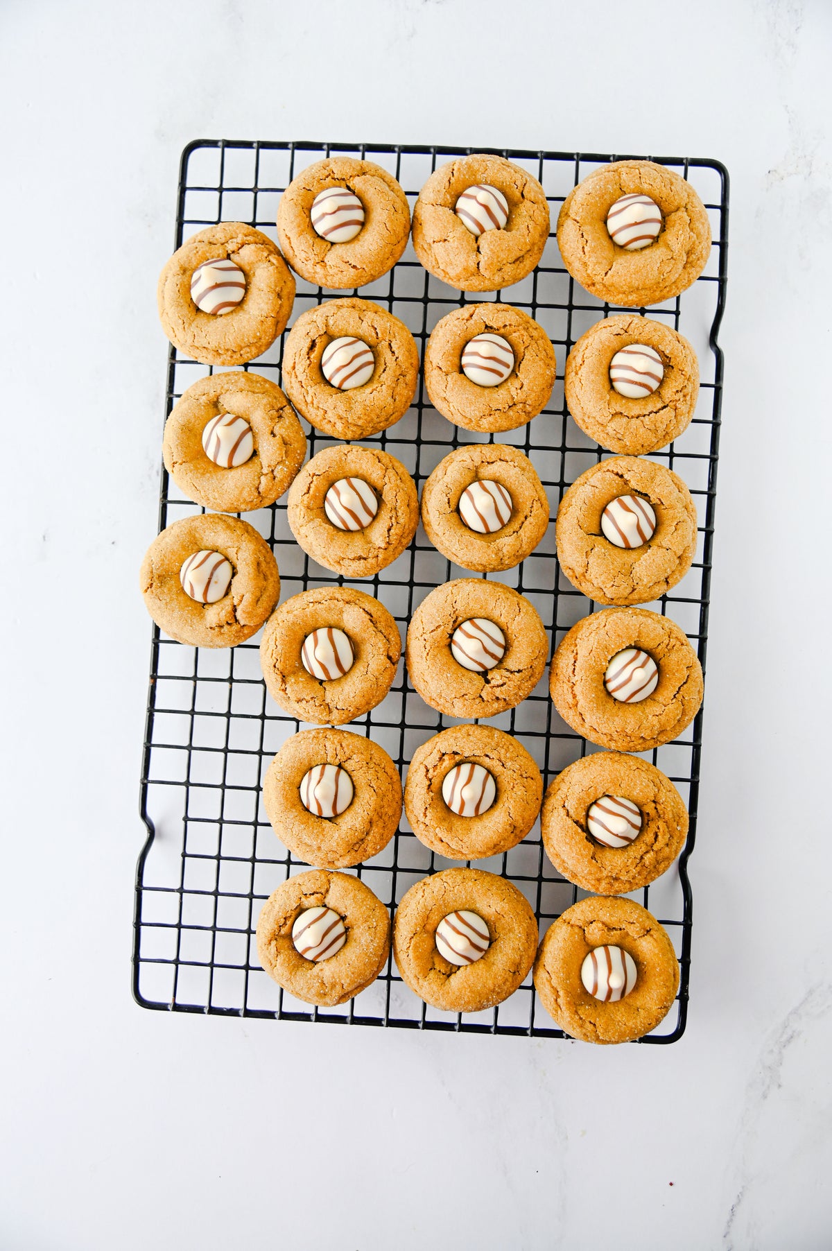 Gingerbread Kiss Cookies Set #4
