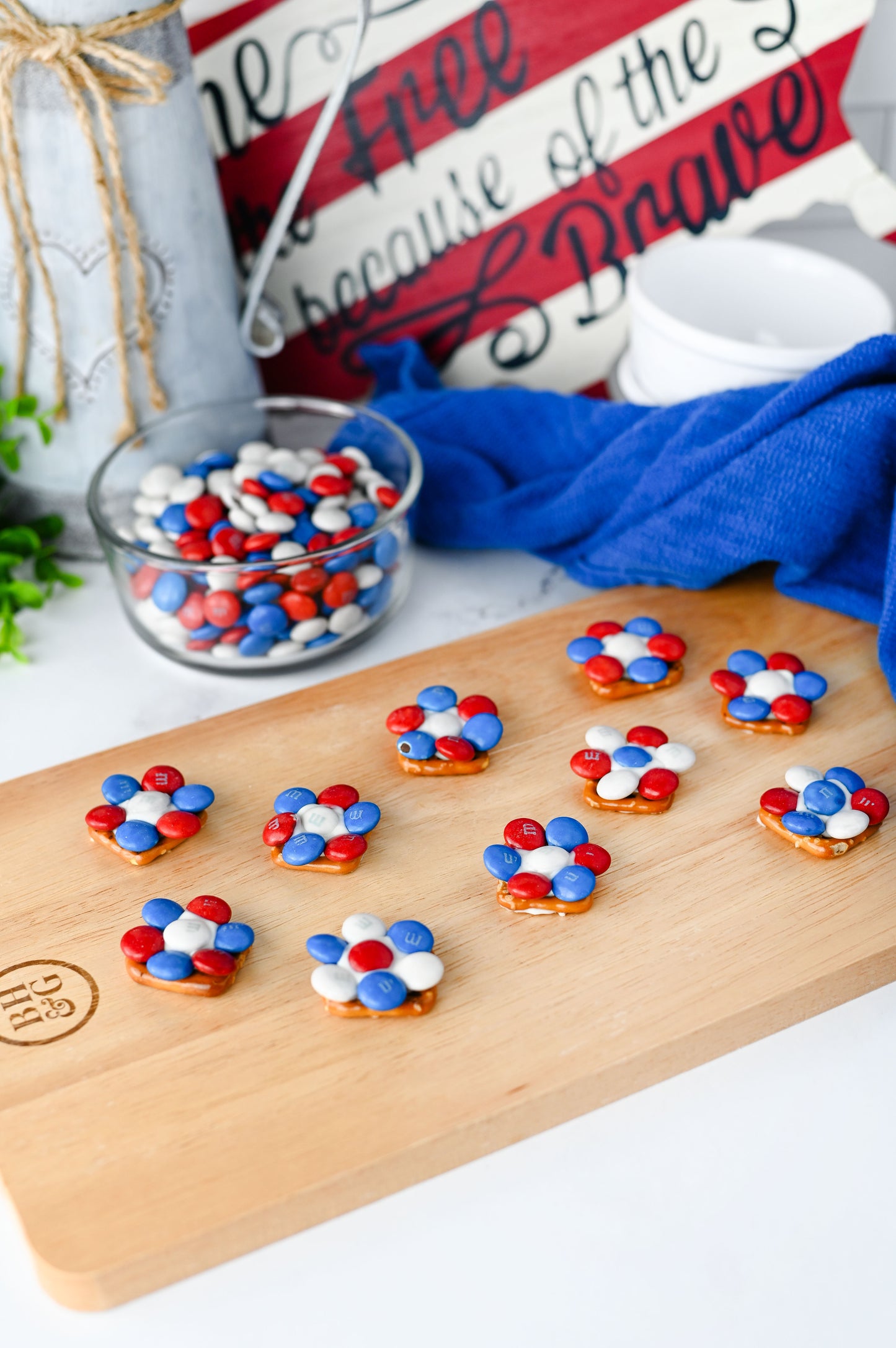 Red White and Blue Flower Pretzels