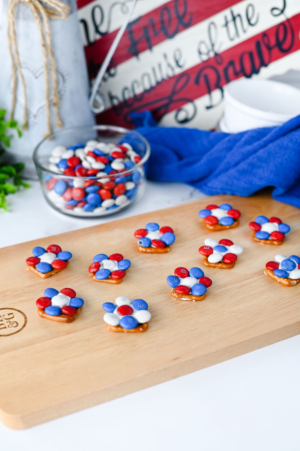 Red White and Blue Flower Pretzels