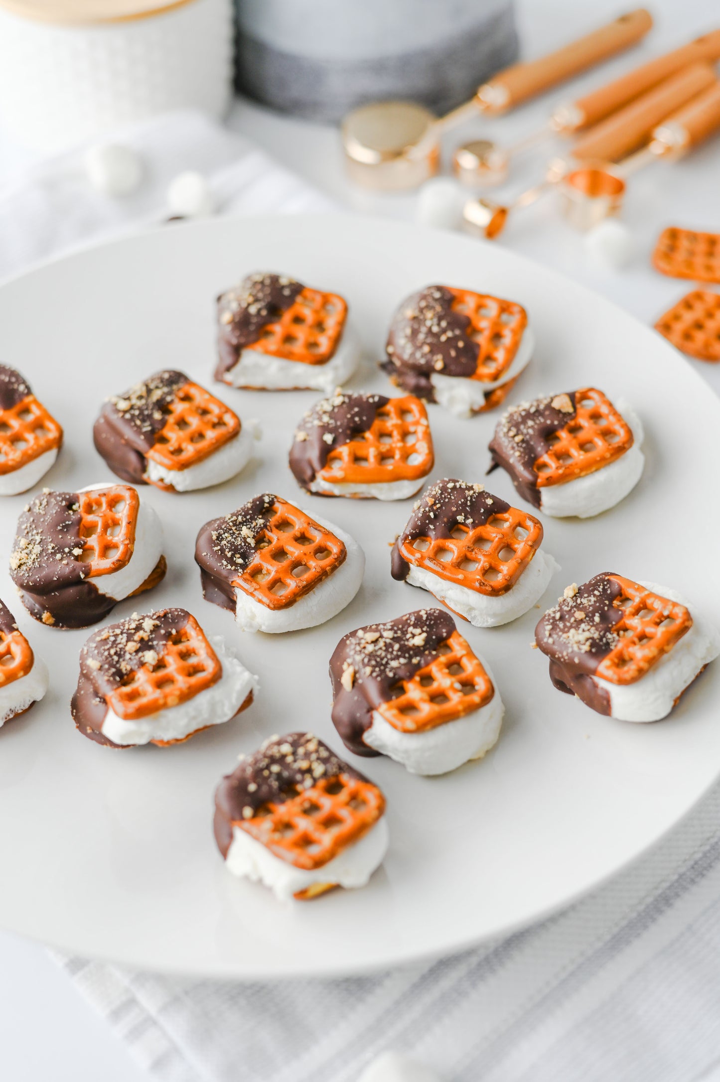 S'mores Pretzel Bites
