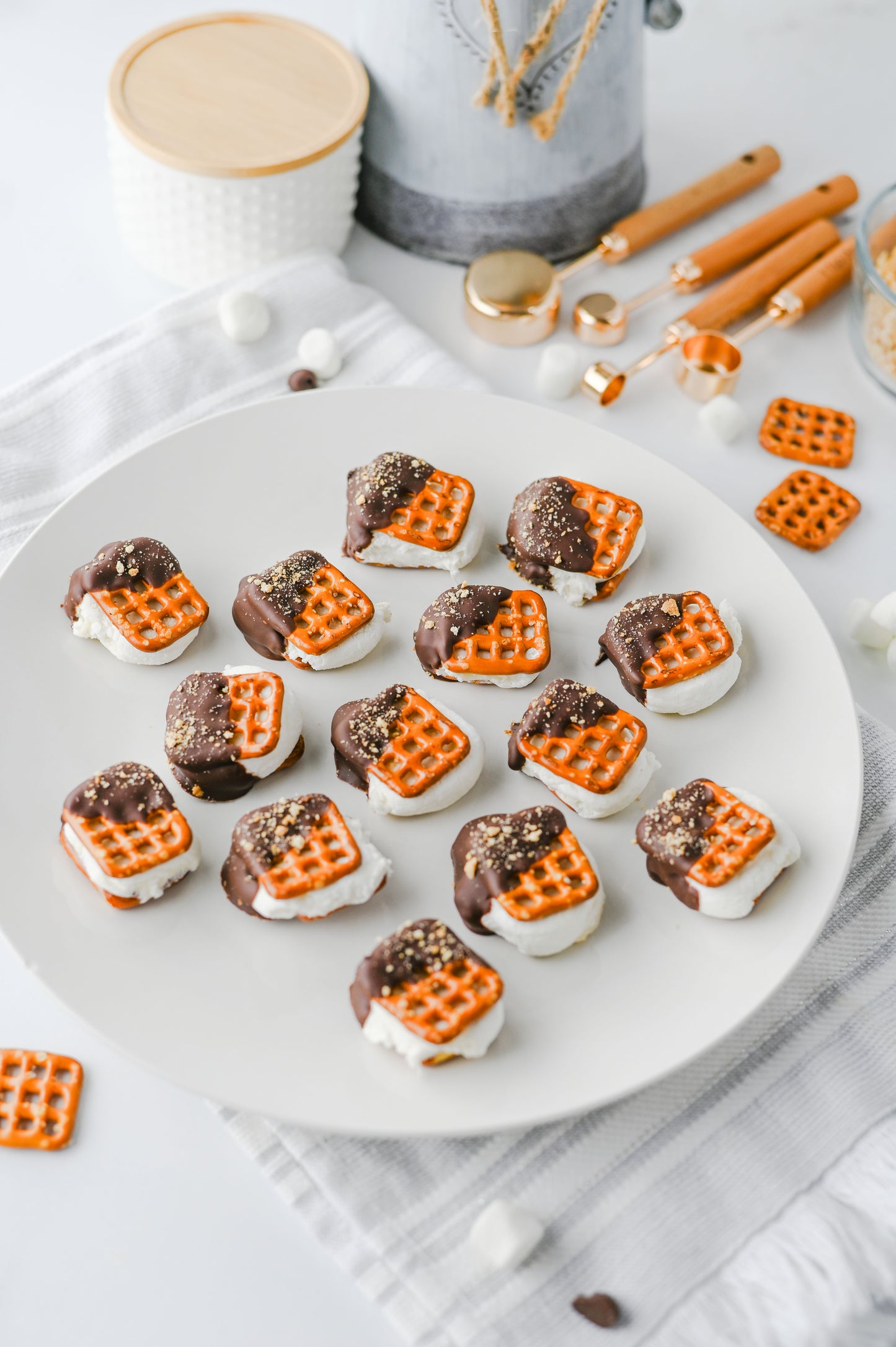 S'mores Pretzel Bites