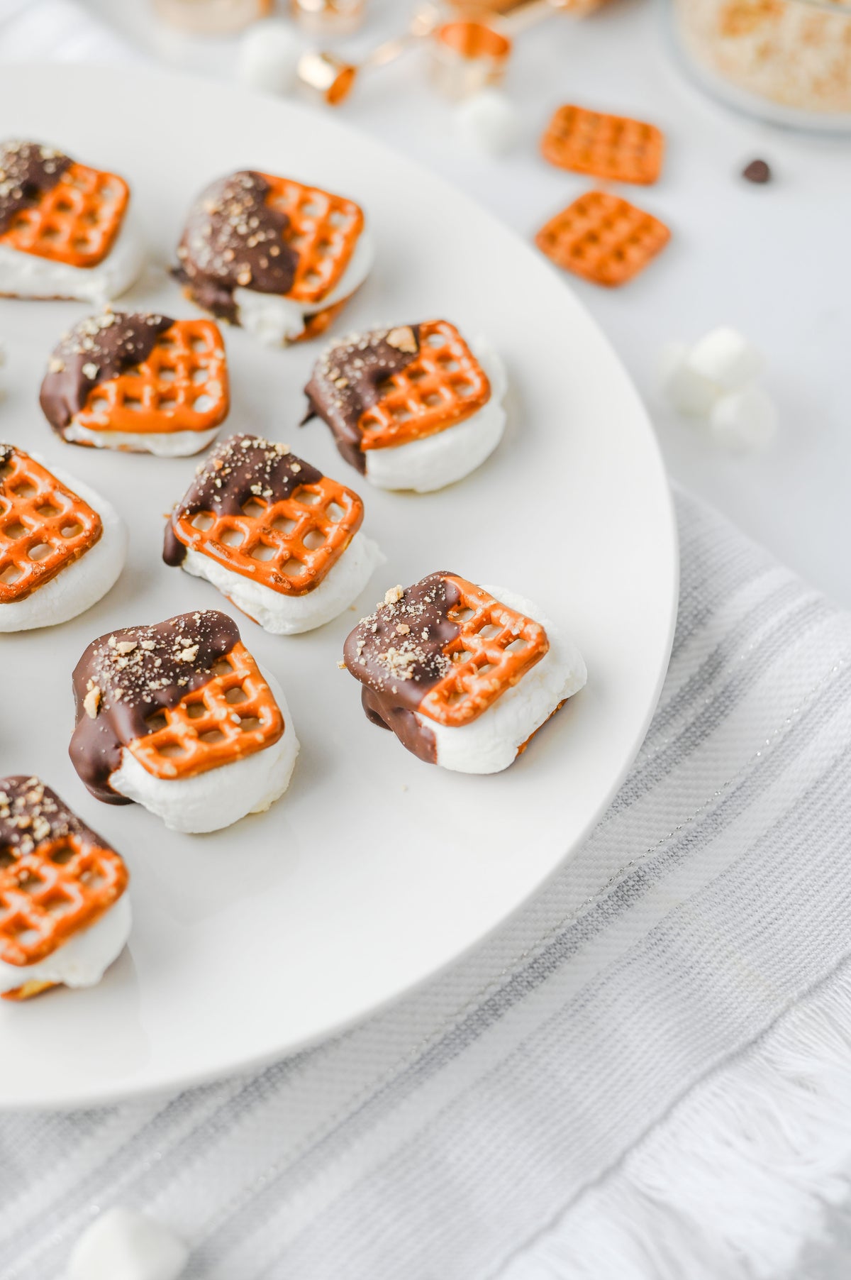 S'mores Pretzel Bites